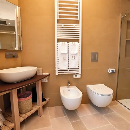 فندق مبيت وإفطار Quintessenza Luxury Domus بولينيانو آ ماري