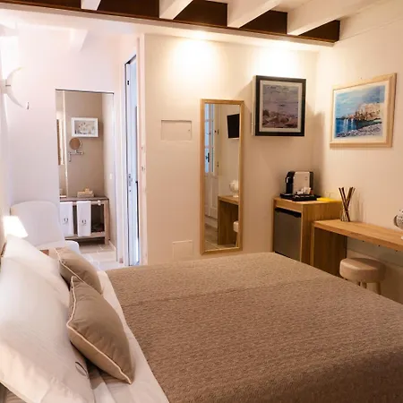 Quintessenza Luxury Domus 4* بولينيانو آ ماري