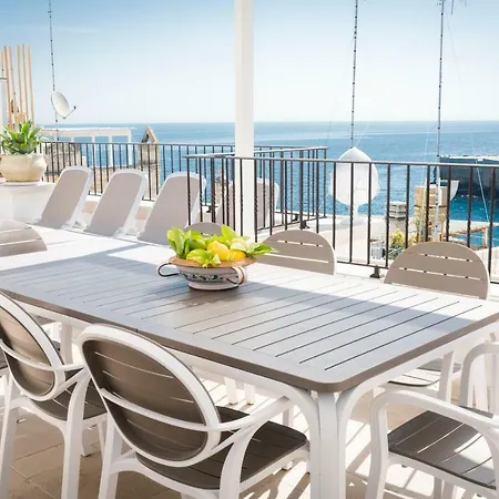 Alojamento de Acomodação e Pequeno-almoço Quintessenza Luxury Domus