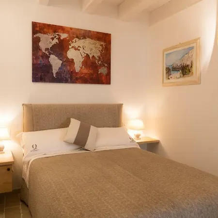 Alojamento de Acomodação e Pequeno-almoço Quintessenza Luxury Domus