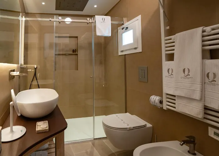 Quintessenza Luxury Domus Bed and breakfast 4*