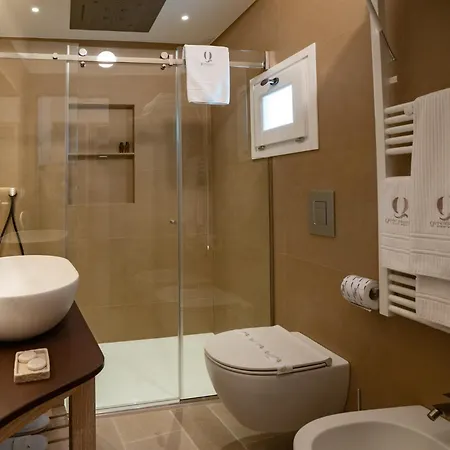 Quintessenza Luxury Domus Bed and breakfast 4*