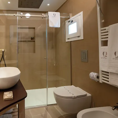 Quintessenza Luxury Domus Bed and breakfast 4*
