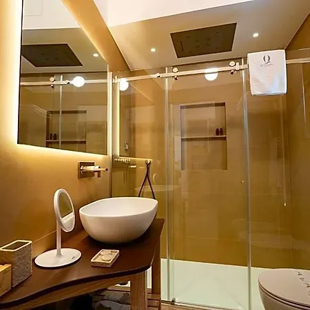 Quintessenza Luxury Domus 住宿加早餐酒店 4*